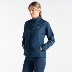 Kurtka wiatrówka damska Resilient III. Niebieskie kurtki sportowe damskie Dare 2b, bez wzorów, bez kaptura, trekkingowe. Za 149.99 zł.