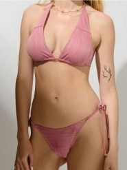 Góra od bikini - różowy. Czerwone bikini damskie Sinsay, l, bez wzorów. Za 29.99 zł.