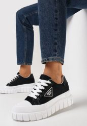 Czarne Trampki na Grubej Podeszwie z Wycięciami Harmonna. Czarne trampki i tenisówki damskie Born2be, bez wzorów, bez zapięcia. Za 54.99 zł.