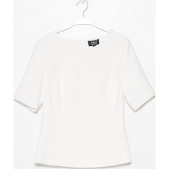 Simple - Top. Białe topy damskie marki Simple, z elastanu, z okrągłym kołnierzem, z krótkim rękawem. W wyprzedaży za 239.90 zł.