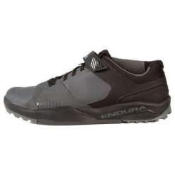 Buty rowerowe platformy męskie Endura MT500 Burner Flat. Czarne buty sportowe męskie ENDURA, bez zapięcia, rowerowe. W wyprzedaży za 475.70 zł.