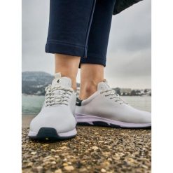 Buty sportowe damskie TBS Confort. Białe obuwie sportowe damskie TBS, bez wzorów. Za 513.00 zł.
