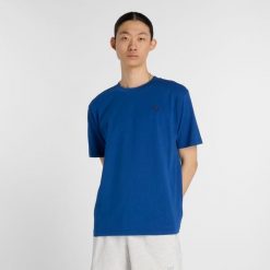Koszulka męska New Balance MT41533GAB – niebieska. Niebieskie koszulki sportowe męskie New Balance, m, bez wzorów, z dresówki, bez kołnierzyka, bez ramiączek. Za 169.99 zł.