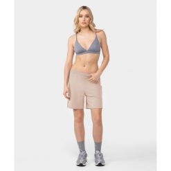 Spodenki dresowe Carpatree Cozy Leisure beżowe. Brązowe legginsy damskie Carpatree, l, bez wzorów, z dresówki, na fitness i siłownię. W wyprzedaży za 119.99 zł.