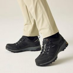 Buty męskie trekkingowe niskie z membraną Regen Vibram. Czarne trekkingi męskie Regatta. Za 449.99 zł.