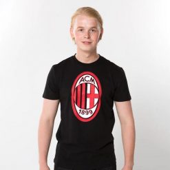 Koszulka z dużym logo AC Milan dla dorosłych. Czarne koszulki sportowe męskie AC MILAN, bez wzorów, bez kołnierzyka, bez ramiączek, do piłki nożnej. Za 104.99 zł.