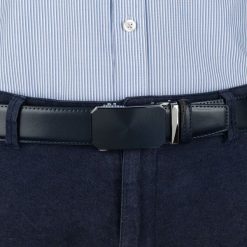 Pasek męski skórzany 3,5 cm klamra automatyczna Beltimore granatowy 52-585 : Kolory - granatowy, Rozmiar pasków - r.110-125 cm. Niebieskie paski damskie bez wzorów, ze skóry, wizytowe. Za 64.99 zł.