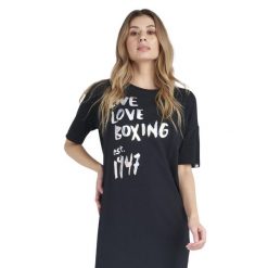 Błyszcząca damska koszulka maxi z krótkim rękawem. Czarne obuwie sportowe damskie LEONE 1947 APPAREL, bez wzorów, z tkaniny, na fitness i siłownię. W wyprzedaży za 83.85 zł.