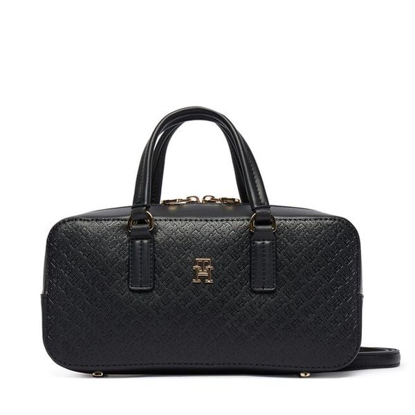 Torebka Tommy Hilfiger. Czarne torebki do ręki damskie Tommy Hilfiger, bez wzorów, klasyczne, bez dodatków. Za 376.99 zł.