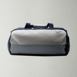 Torba na siłownię compact błękitny. Niebieskie torby i plecaki dziecięce Legea, z poliesteru. W wyprzedaży za 100.00 zł.