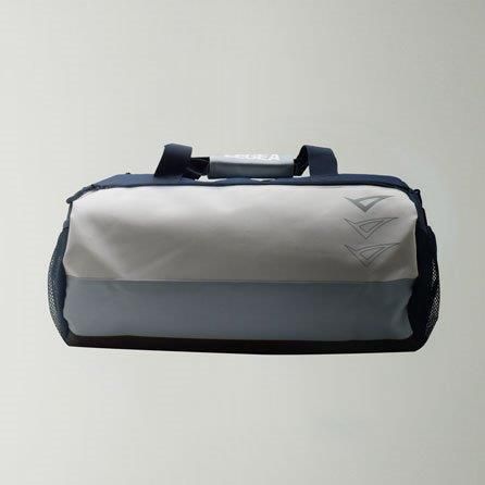 Torba na siłownię compact błękitny. Niebieskie torby i plecaki dziecięce Legea, z poliesteru. W wyprzedaży za 100.00 zł.