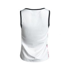 Koszulka Orna Top: styl i wygoda podczas ćwiczeń i relaksu. Białe koszulki sportowe damskie IZAS, bez wzorów, sportowe, bez kołnierzyka. Za 160.83 zł.