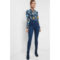 Jegginsy z wysokim stanem. Niebieskie legginsy damskie Orsay, z bawełny. Za 79.99 zł.