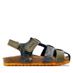 Sandały Geox. Czarne klapki damskie Geox, bez wzorów, bez obcasa, na płaskiej podeszwie, bez zapięcia. Za 299.99 zł.