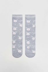 Skarpety świąteczne. Szare skarpety damskie MOODO, bez wzorów, z bawełny. W wyprzedaży za 9.99 zł.