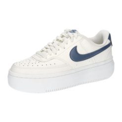 Buty do chodzenia damskie Nike Court Vision Alta Ltr. Białe obuwie sportowe damskie Nike, bez wzorów, z gumy, trekkingowe, nike court. Za 635.00 zł.