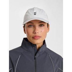 Czapka Hummel Pulse. Białe czapki i kapelusze damskie Hummel, bez wzorów, sportowe. Za 174.50 zł.