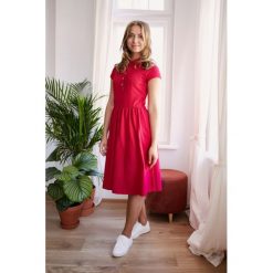 Sukienka Polo malinowa – krótki rękaw XXS różowy. Sukienki damskie marki Marie Zélie. W wyprzedaży za 168.50 zł.