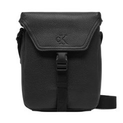 Saszetka Calvin Klein Jeans. Czarne saszetki męskie Calvin Klein Jeans, z jeansu, młodzieżowe, małe. Za 179.99 zł.