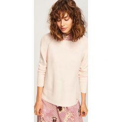 Sweter - Różowy. Czerwone swetry damskie Reserved. Za 69.99 zł.