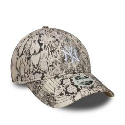 Czapka z daszkiem New Era femme New York Yankees 9Forty. Szare czapki i kapelusze damskie New Era, bez wzorów, z bawełny, eleganckie. Za 153.00 zł.