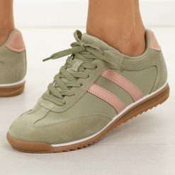 Khaki sportowe półbuty damskie McArthur Ma258w. Brązowe obuwie sportowe damskie McArthur, na jesień, bez wzorów, z dresówki, eleganckie, z okrągłym noskiem, bez obcasa, na płaskiej podeszwie, bez zapięcia. W wyprzedaży za 192.72 zł.