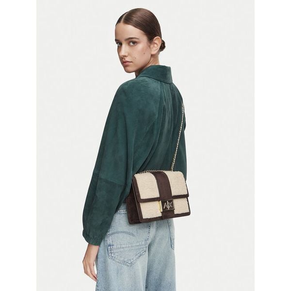 Torebka Armani Exchange. Brązowe listonoszki damskie Armani Exchange, bez wzorów, bez dodatków. Za 729.99 zł.