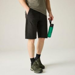 Męskie wodoodporne buty do chodzenia Vendeavour. Zielone trekkingi męskie Regatta, trekkingowe. Za 189.99 zł.