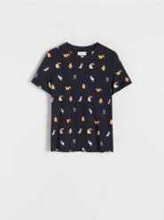 T-shirt regular z nadrukiem allover - granatowy. Niebieskie t-shirty męskie Reserved, l, bez wzorów, z bawełny, bez kołnierzyka. W wyprzedaży za 39.99 zł.