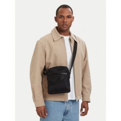 Saszetka U.S. Polo Assn. Czarne saszetki męskie U.S. Polo Assn., młodzieżowe, małe. Za 89.99 zł.