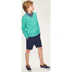 Sweter z dekoltem w serek - Turkusowy. Swetry dla chłopców marki Reserved. W wyprzedaży za 79.99 zł.