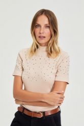 Bluzka z dżetami beżowa. Brązowe bluzki damskie MOODO, l, bez wzorów, z bawełny, bez kołnierzyka, bez ramiączek. Za 89.99 zł.