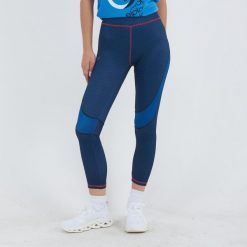 Leggins treningowe damskie Capri Wrist. Czerwone legginsy sportowe damskie ELPLAYER, bez wzorów, na fitness i siłownię. W wyprzedaży za 80.00 zł.