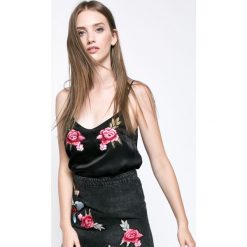 Review - Top. Topy damskie marki Review. W wyprzedaży za 37.90 zł.