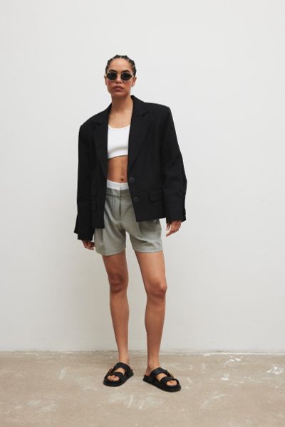 Marynarka o prostym kroju w kolorze TOTALLY BLACK - RICHMOND -S/M. Czarne żakiety damskie Marsala, m, bez wzorów, z bawełny, eleganckie. Za 599.90 zł.