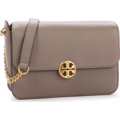 Torebka TORY BURCH - Chelsea Cross-Body 48731 Gray Heron 082. Szare torebki do ręki damskie marki Tory Burch, ze skóry. Za 1,549.00 zł.