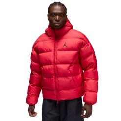 Kurtka zimowa Air Jordan Brooklyn Therma-FIT Puffer HV0532-687. Czerwone kurtki męskie Jordan, na zimę, m, bez wzorów, sportowe, bez kaptura. Za 872.85 zł.
