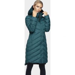 Płaszcz puchowy damski KUDP214 - morska zieleń. Zielone kurtki damskie 4f, bez wzorów, z puchu, bez kaptura. Za 349.99 zł.