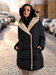 Płaszcz - czarny. Czarne płaszcze damskie Sinsay, l, bez wzorów, długie, bez kaptura. Za 129.99 zł.