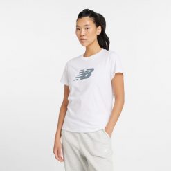 Koszulka damska New Balance WT43582WT – biała. Białe koszulki sportowe damskie New Balance, s, bez wzorów, z materiału, bez kołnierzyka, bez ramiączek. Za 119.99 zł.