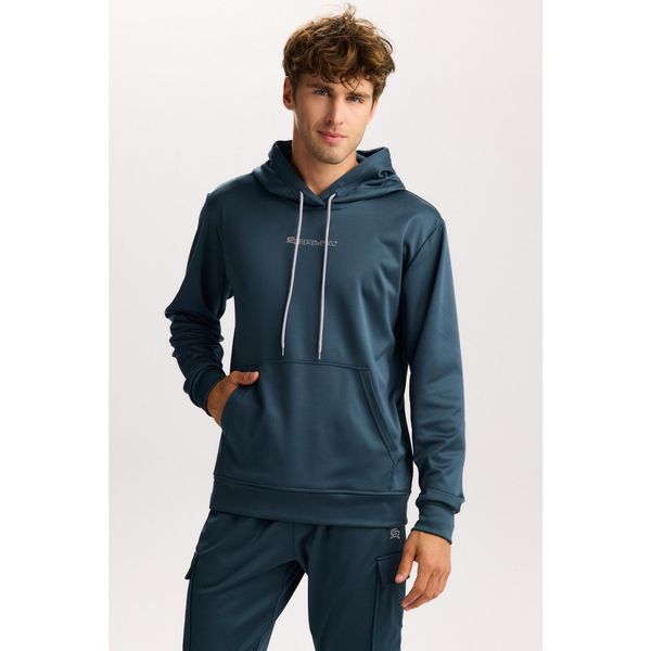 Męska bluza dresowa Rough Radical Dynami Pro Hoodie Men. Niebieskie bluzy męskie ROUGH RADICAL, m, bez wzorów, z dresówki, bez kaptura, na fitness i siłownię. Za 169.90 zł.