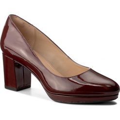 Półbuty CLARKS - Kelda Hope 261267244 Rust. Czerwone półbuty damskie Clarks, z lakierowanej skóry. W wyprzedaży za 259.00 zł.