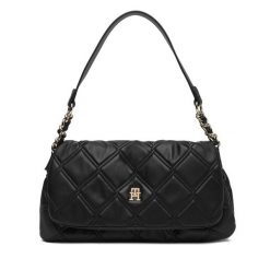 Torebka Tommy Hilfiger. Czarne torebki do ręki damskie Tommy Hilfiger, bez wzorów, klasyczne, bez dodatków. Za 569.99 zł.