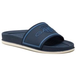 Klapki Gant. Czarne klapki damskie GANT, bez wzorów, bez obcasa. Za 499.99 zł.