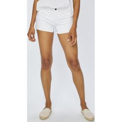 Jacqueline de Yong - Szorty. Szorty damskie marki Jacqueline de Yong. W wyprzedaży za 39.90 zł.