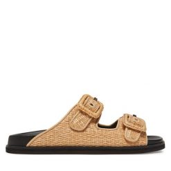 Klapki BOSS. Brązowe klapki damskie Boss, bez wzorów, bez obcasa. Za 499.99 zł.