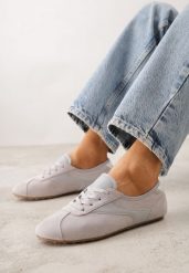 Szare Sneakersy Kultowe Tenisówki Y2K z Imitacji Zamszu Nerialle. Szare trampki i tenisówki damskie Renee, bez wzorów, z koronki, retro, bez zapięcia. Za 89.99 zł.