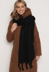 Czarny Szalik Wykończony Frędzlami Nomilia. Czarne szaliki i chusty damskie Born2be, bez wzorów, z wełny, eleganckie. Za 39.99 zł.