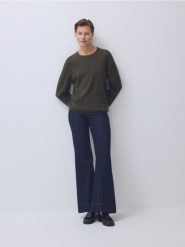 Sweter z domieszką kaszmiru - zielony. Zielone swetry przez głowę męskie Reserved, l, bez wzorów, z dzianiny, bez kołnierzyka. Za 179.99 zł.
