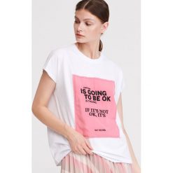 T-shirt z neonowym nadrukiem - Biały. T-shirty damskie marki Reserved. Za 49.99 zł.